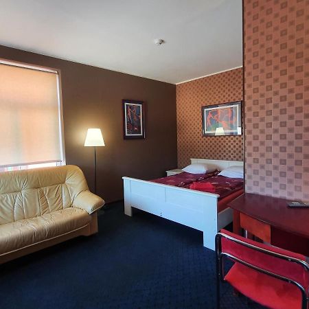 Hotel Otra Elpa à Valka Extérieur photo