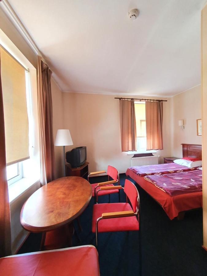 Hotel Otra Elpa à Valka Extérieur photo